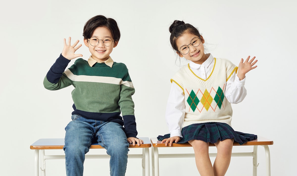 Children experiencing rapid myopia progression