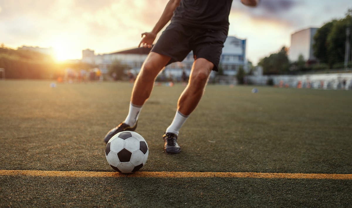 Active individuals limited by glasses or contact lenses